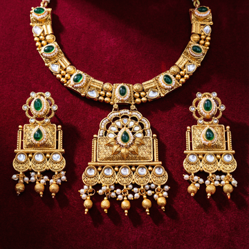 Saag Green Temple Choker Necklace | Pallavi Gold-Plated South Indian Jewellery Set — Nandai