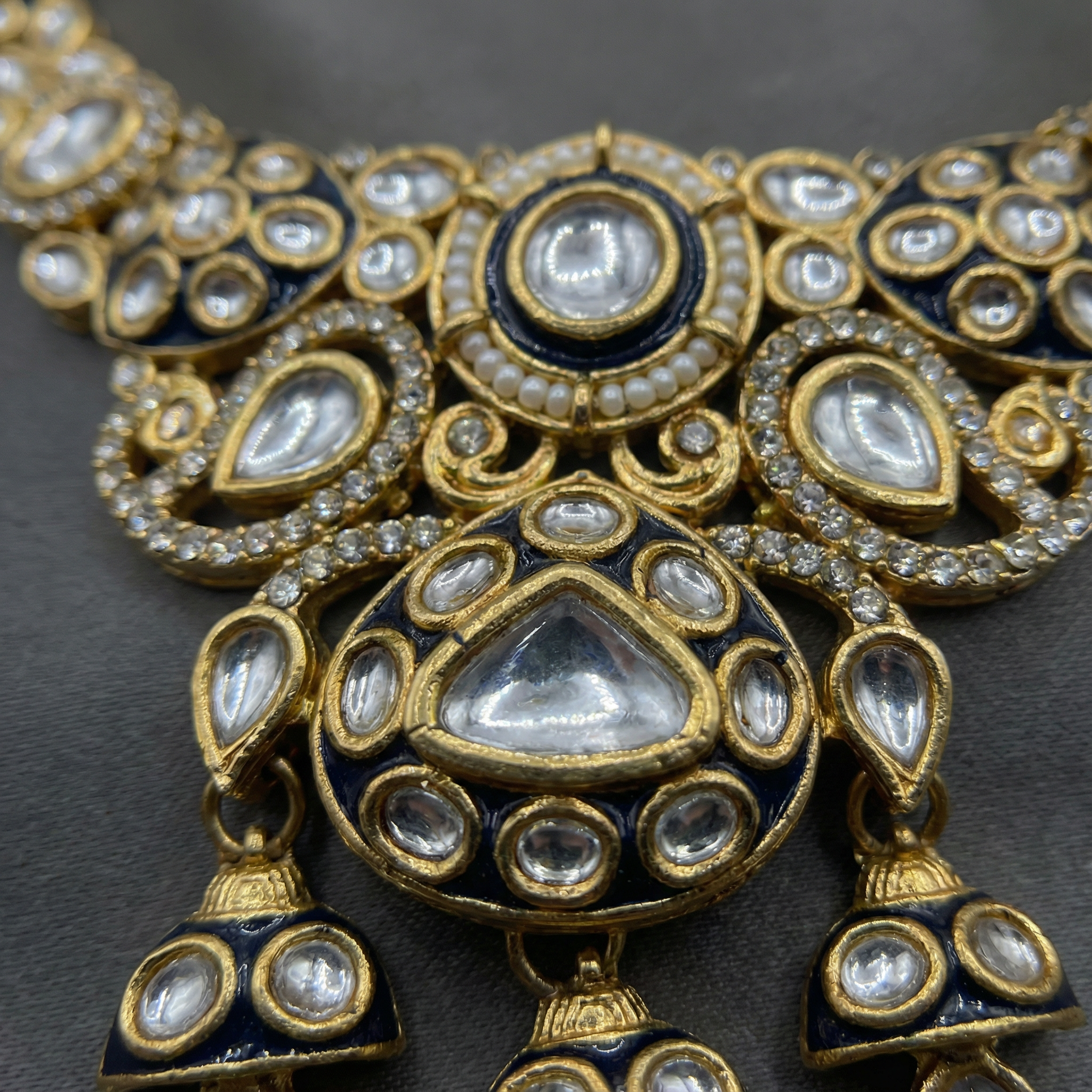 Traditional Cream & Ruby Red Kundan Choker Set with Meenakari Detailing - 3 Piece Bridal Jewelry Set - nandai.store