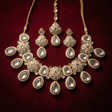 Emerald Green Midnight Black Meenakari Teardrop Kundan Choker Set with Matching Earrings — Nandai